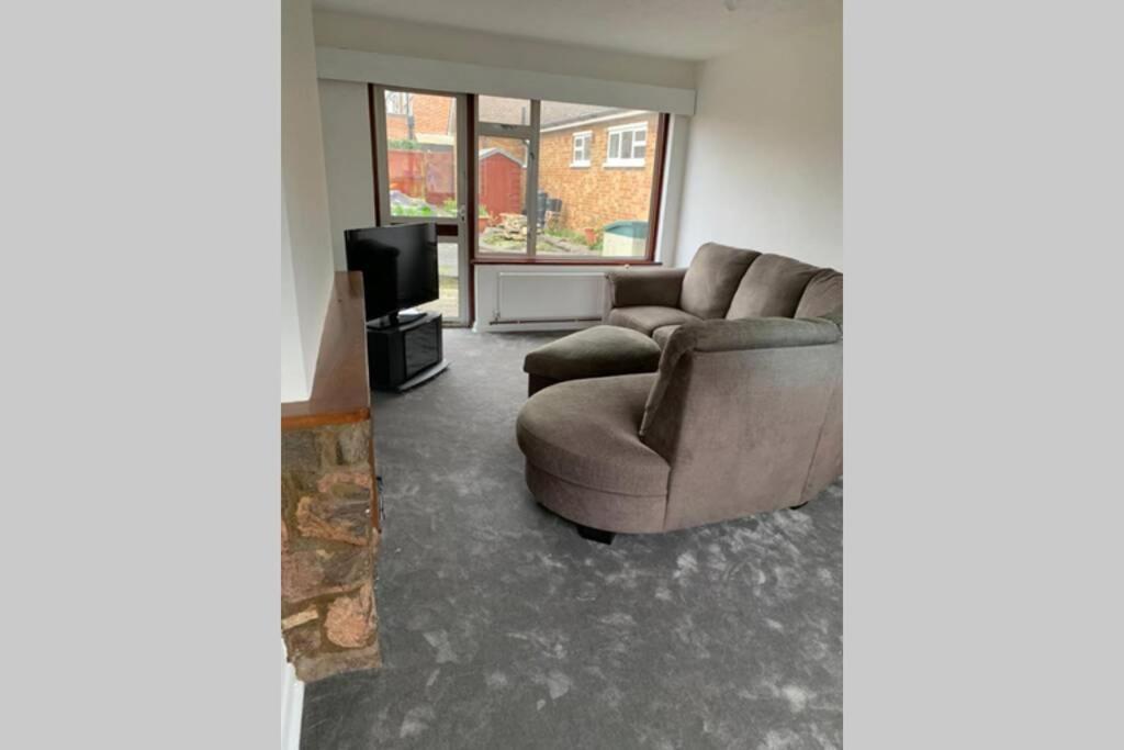 5 Bedroom House With Outdoor Space Upminster Esterno foto