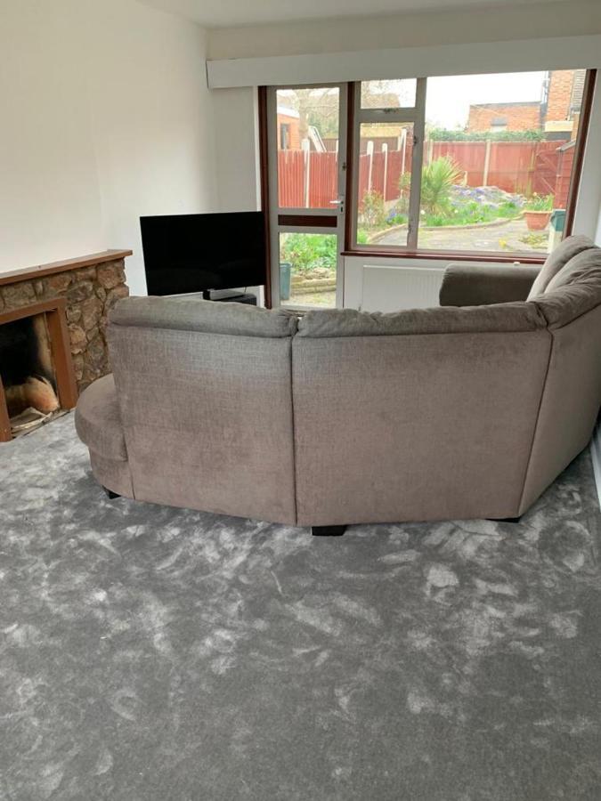 5 Bedroom House With Outdoor Space Upminster Esterno foto